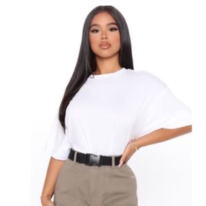 Fashion Nova Women’s oversized White Tee